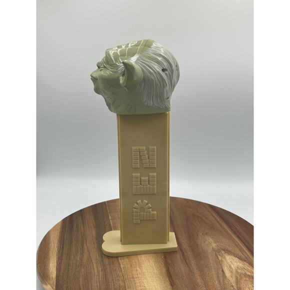 PEZ Star Wars Yoda Giant PEZ Candy Dispenser Collectible Figure Display Large - Picture 2 of 8